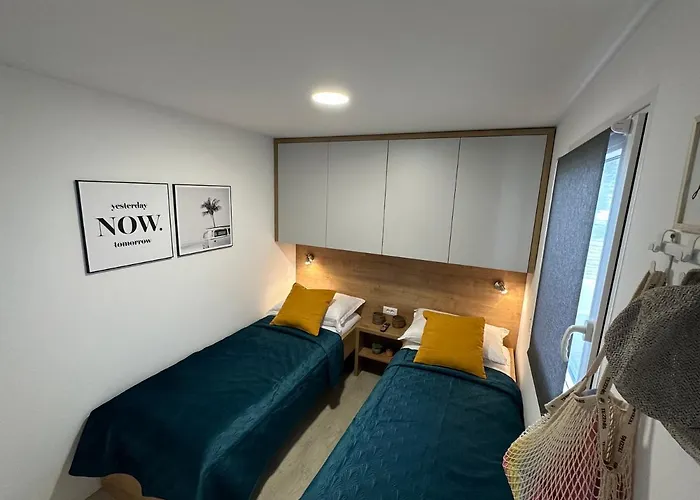 Mobile Mare Blu Kemp