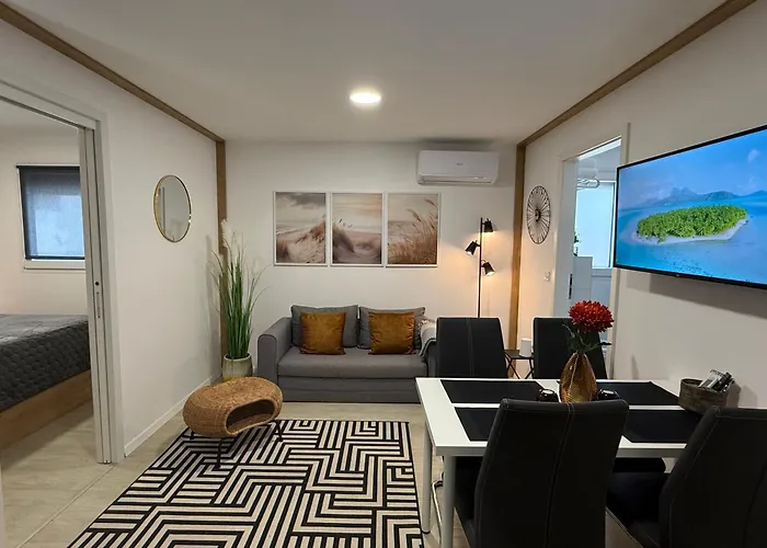 Mobile Mare Blu Kemp *